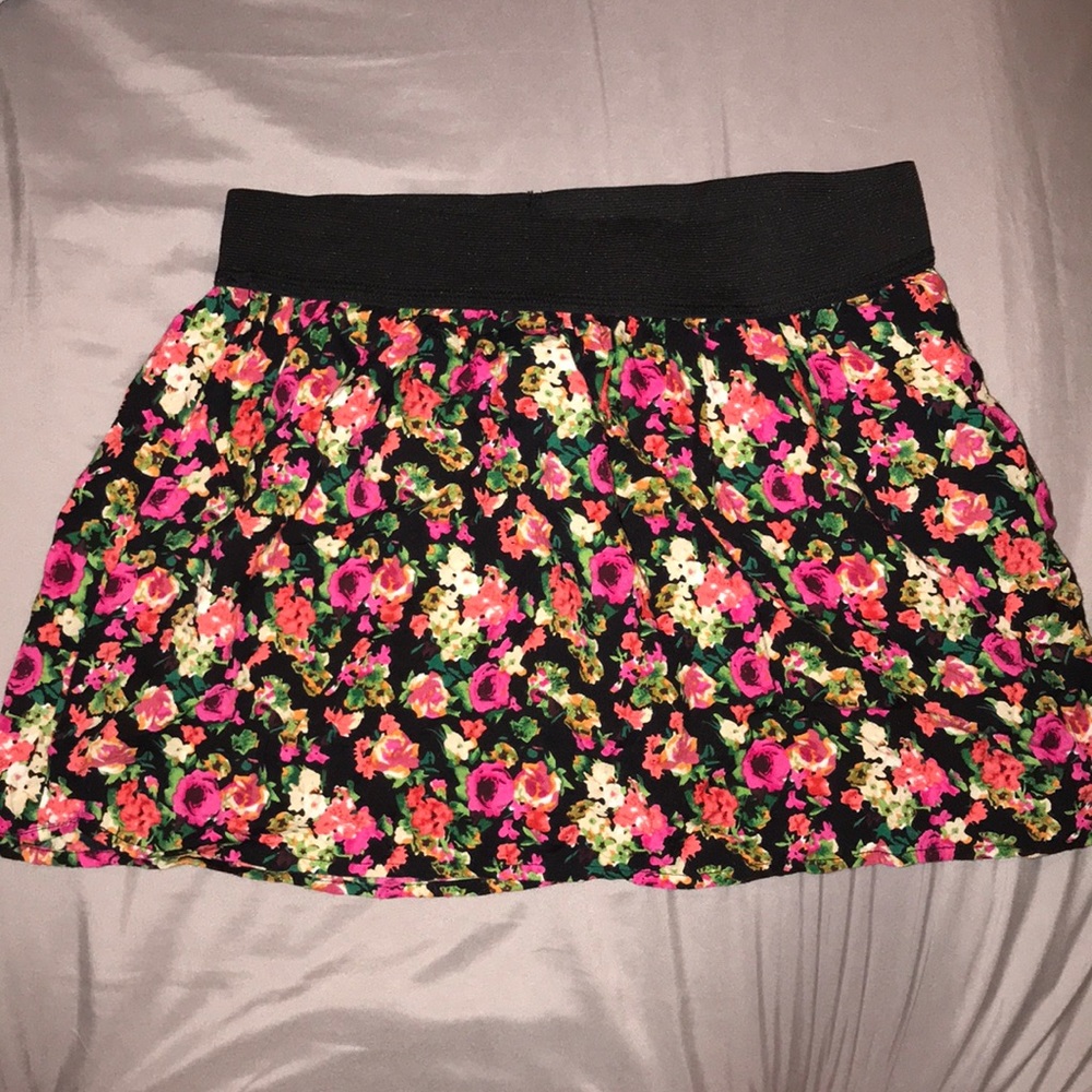Floral skirt with elastic waist